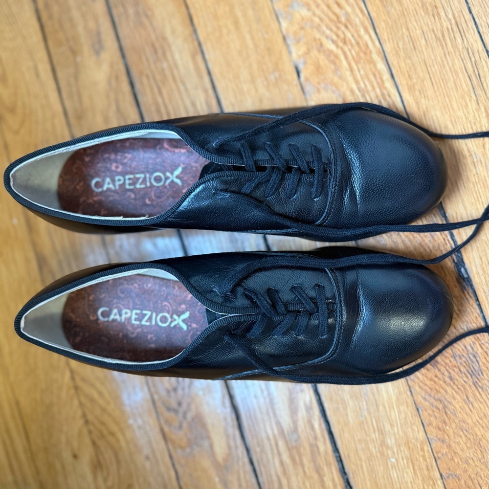 Capezio K360 Oxfords 7M (8 women’s)